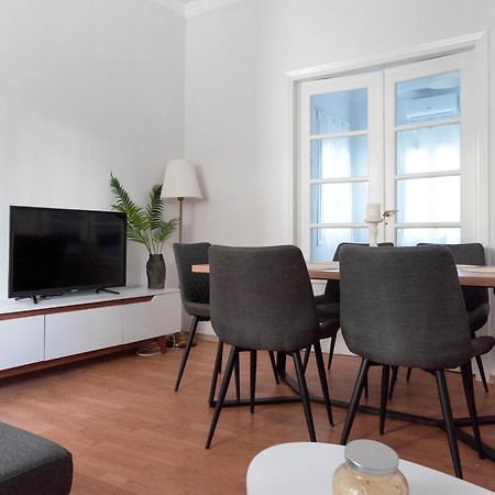Thissio Getaway 2Ba Next To Athens Ancient Market Екстер'єр фото