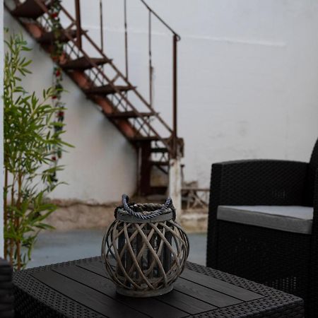 Thissio Getaway 2Ba Next To Athens Ancient Market Екстер'єр фото
