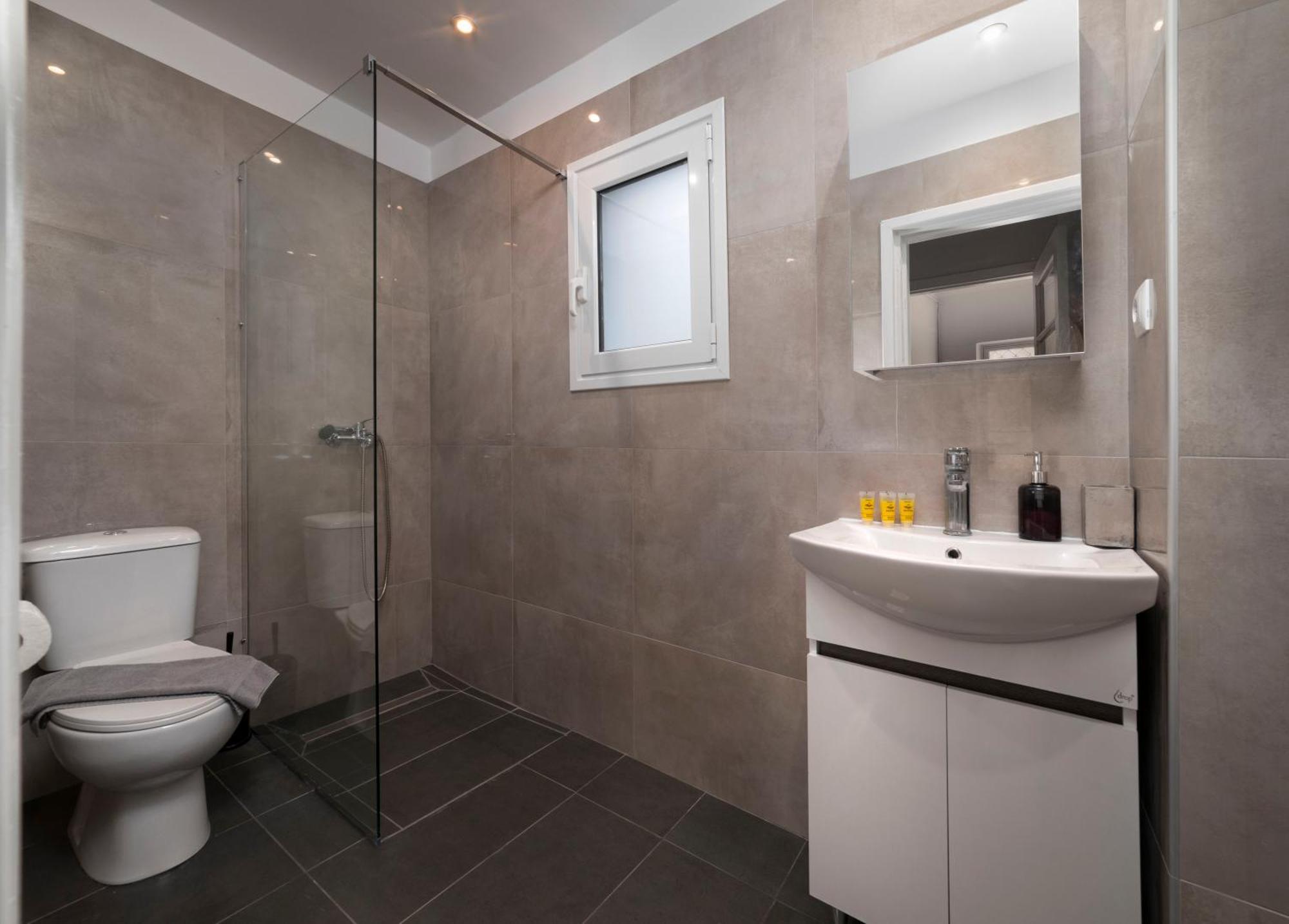 Thissio Getaway 2Ba Next To Athens Ancient Market Екстер'єр фото