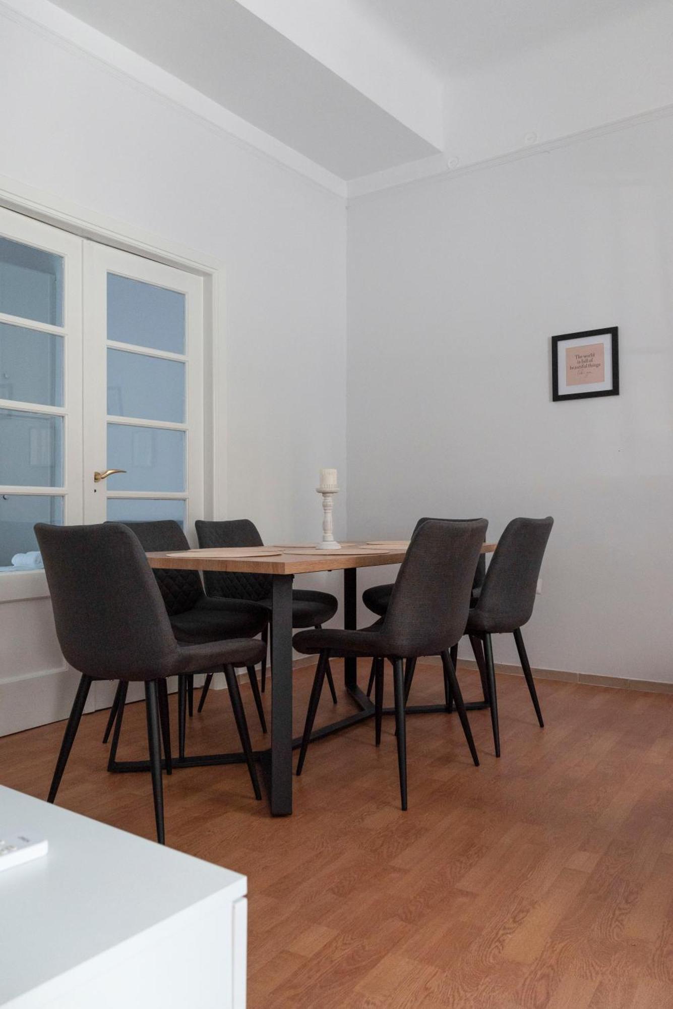 Thissio Getaway 2Ba Next To Athens Ancient Market Екстер'єр фото