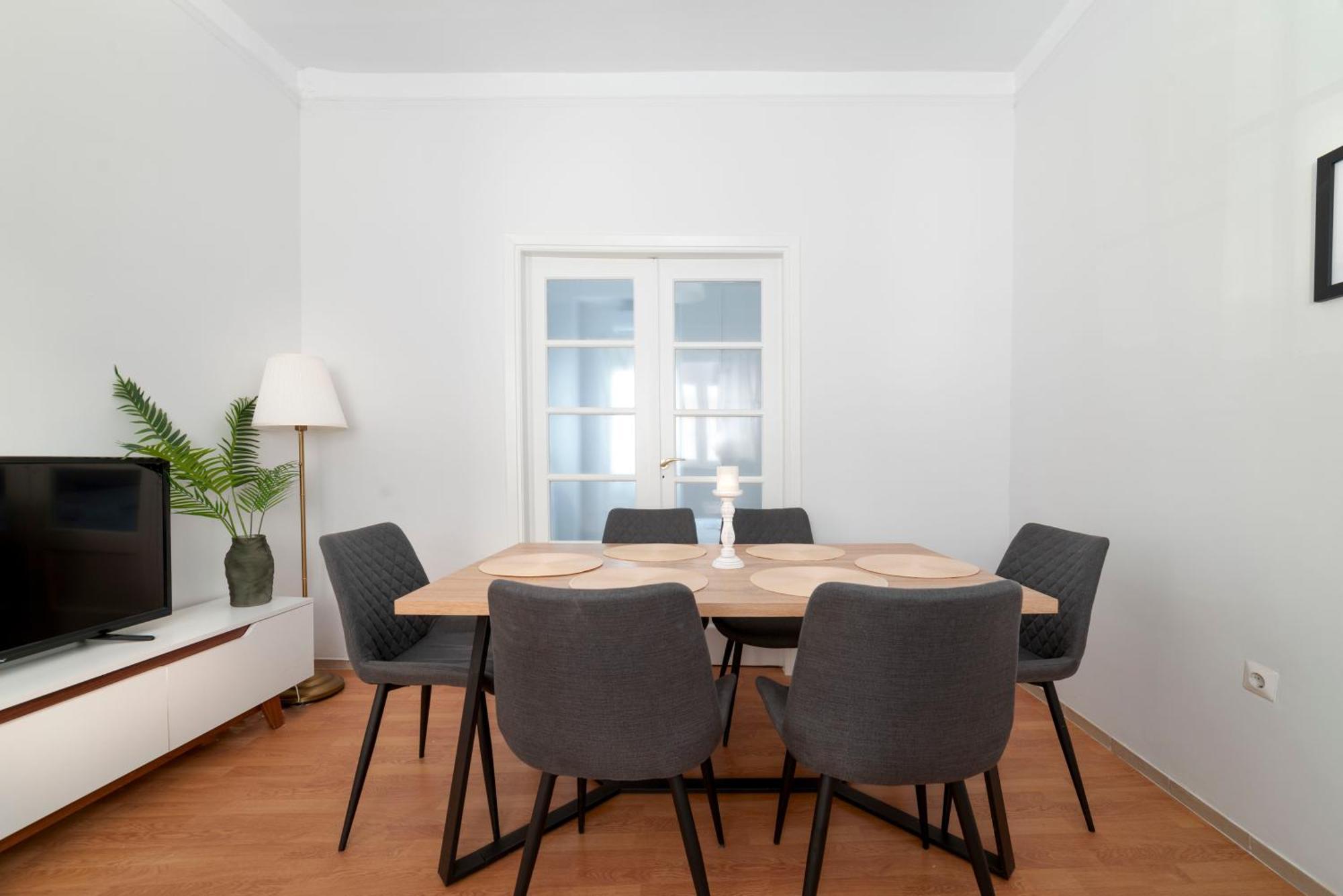 Thissio Getaway 2Ba Next To Athens Ancient Market Екстер'єр фото