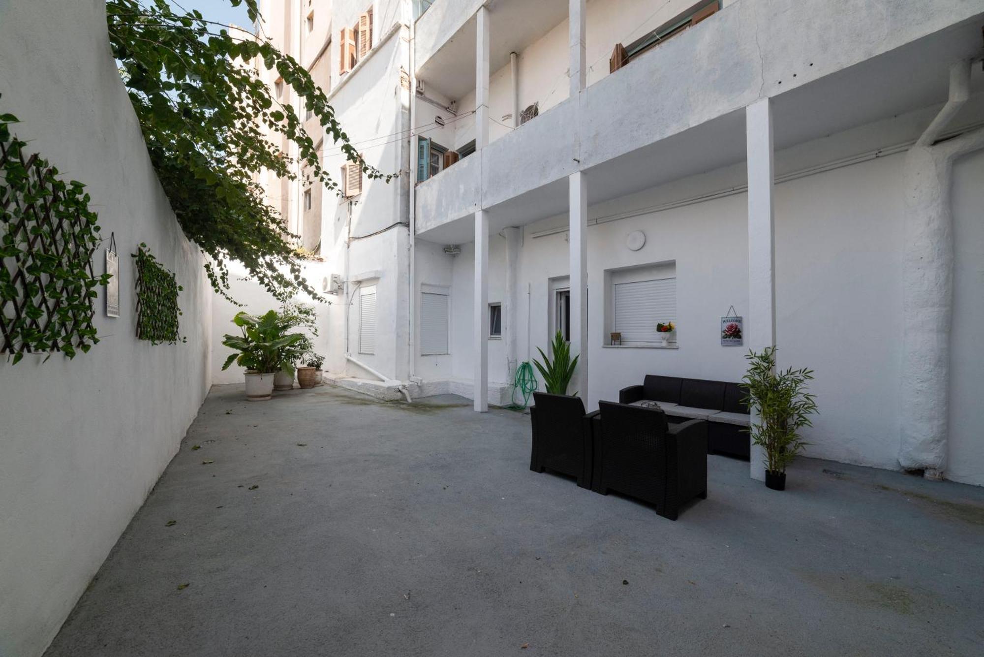 Thissio Getaway 2Ba Next To Athens Ancient Market Екстер'єр фото