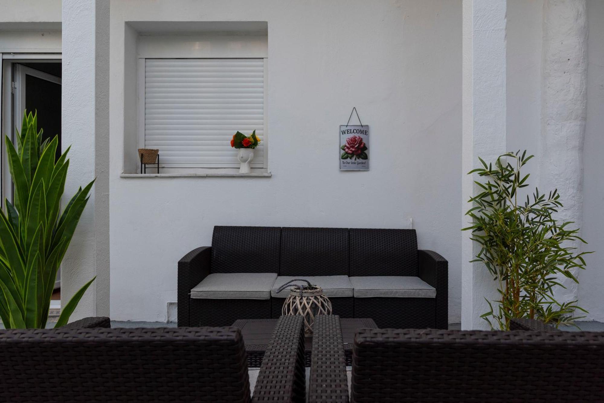 Thissio Getaway 2Ba Next To Athens Ancient Market Екстер'єр фото