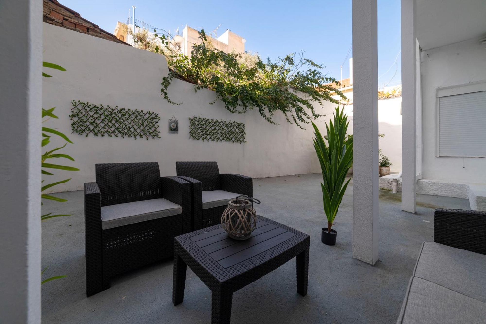 Thissio Getaway 2Ba Next To Athens Ancient Market Екстер'єр фото
