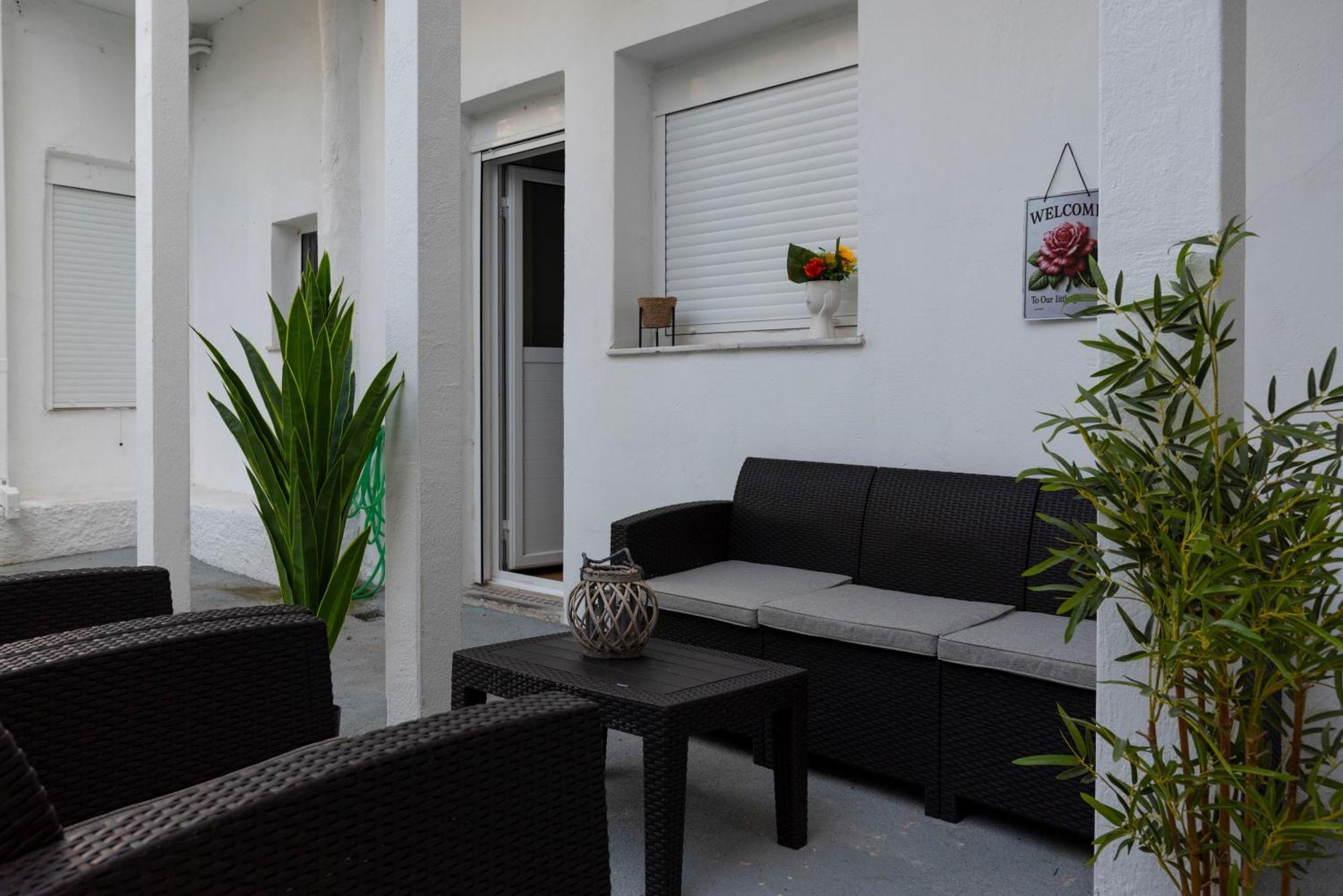 Thissio Getaway 2Ba Next To Athens Ancient Market Екстер'єр фото
